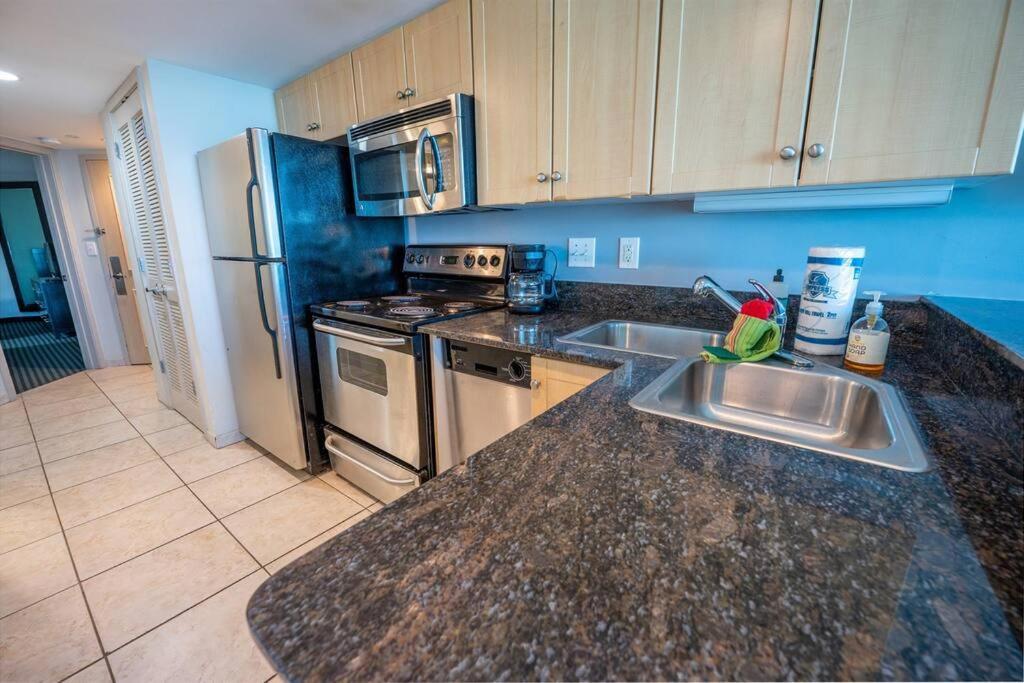 Holiday home 7th Floor! Modern Building, Direct Oceanfront View Myrtle Beach