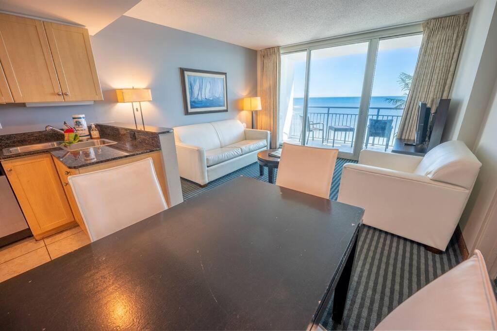 7th Floor! Modern Building, Direct Oceanfront View