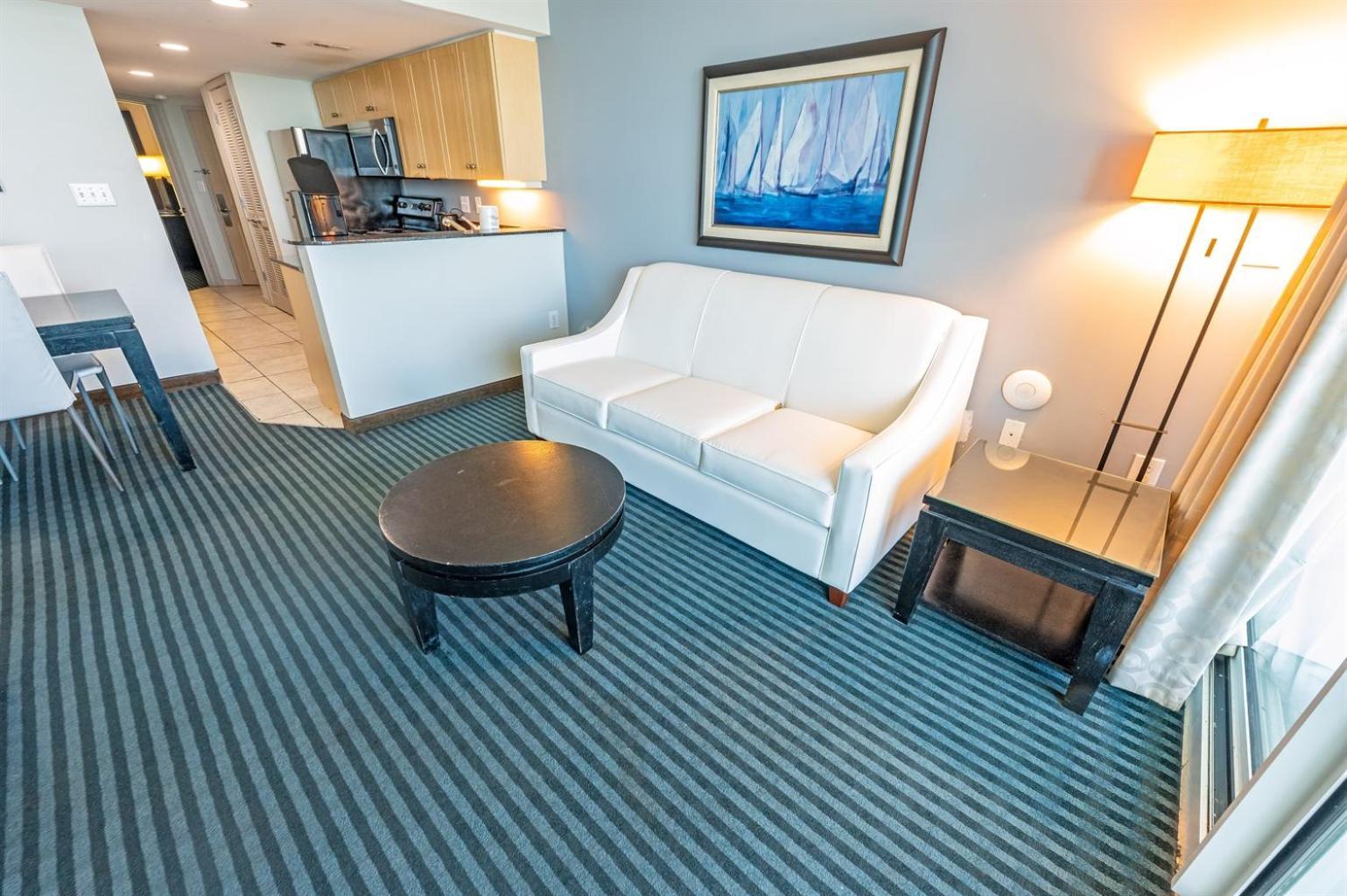 Holiday home 7th Floor! Modern Building, Direct Oceanfront View