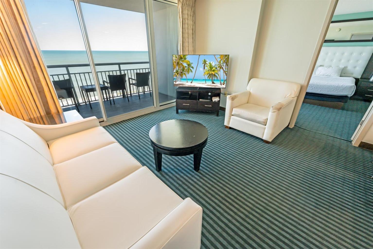 7th Floor! Modern Building, Direct Oceanfront View *
